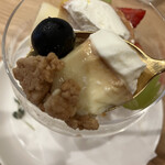 Cafe 菓心 - 滑らかプリン。底には、ザクザクのクランブル。
