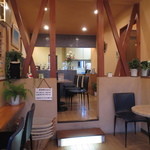 家紋珈琲店 - カジュアルな店内です