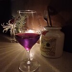 Cyodo - キャンドルライトで綺麗なパープルに見える赤ワイン