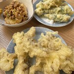 大衆酒場 晩杯屋 - 揚げ出し納豆、オクラ天、野菜天