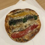 コム・シノワ - パプリカとイワシのコカ¥389