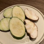 池袋焼肉kintan - 季節の焼き野菜3種盛り
      （赤茄子・善丸椎茸・万願寺とうがらし）