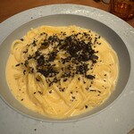 acero - 黒トリュフとウニのクリームパスタ