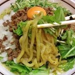 はるか - 麺にはたっぷりのカレーだれ…