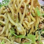 はるか - 傷付けられた麺にタレが絡む…