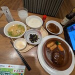 ガスト - 注文：ビーフ100%粗挽き肉厚ステーキ風ハンバーグ　その他