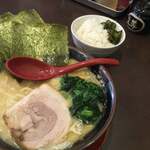 横浜家系ラーメン 盛ト家