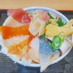 鮨・酒・肴 杉玉 - 海鮮１０種丼