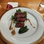 名山堀 わさん - お肉。適度にサシが入って大変美味でした。国産牛以上だと思います。火加減も絶妙。