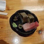 名山堀 わさん - 鯖寿司とマグロ（たぶん中トロ）とつぶ貝。