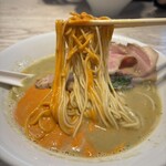 左とう - アラビアータソースの麵リフト