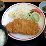 ふぁみりぃ佐藤軒 - 佐藤軒　とんかつ定食