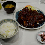 わらじとんかつ定食1600円