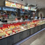 551蓬莱 本店 - シャッター開いた〜