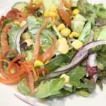 TWELVE ON THE PARK BAR & GRILL - ランチサラダ