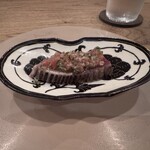 Itsuki - ◆鰤（氷見）炭火炙り
      エシャロット、ケッパー、トマトなど
      酸味を効かせたソースをかけて