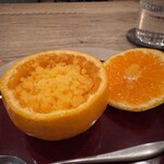 Itsuki - 蓋の果肉を絞っていただきます。