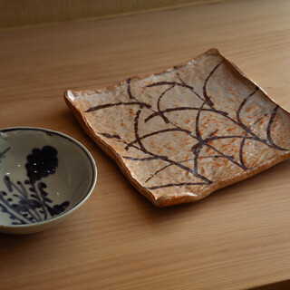 魯山人の器と狭小厨房がつくる集中の時間