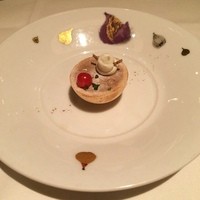 モナリザ 恵比寿店 - トッピングは小さな小さな雪だるま♡ビスケットの中にレバーが入ったアミューズです＼(^o^)／