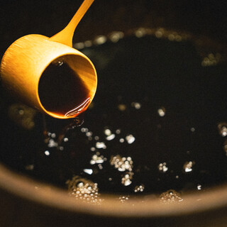 赤酢は壺で寝かせ、角を取ってから使う