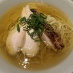 麺屋一燈 - 地鶏そば〜比内地鶏と青森シャムロック(塩)