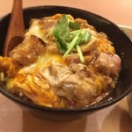 Honke Abeya - ミニ親子丼。小さなお椀いっぱいだから、〆には丁度良い。鶏肉は実に美味い。