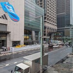 TOYO - レストラン 東洋 ＠日本橋 窓際席から望む雨に濡れる日本橋交差点とCOREDO 日本橋