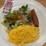 ガスト - 料理写真:スクランブルエッグ&ベーコンソーセージセット