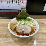 ちばから - らーめん豚1枚 1350円
      (麺硬め 野菜無し ちょいニンニク ネギ 辣油)
      節券ダブル 100円  レン草 100円  のり 100円  味玉 100円