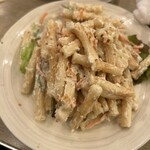 酒場 ふくろ - マカサラ。450円　山盛り！ソースと醤油をかけたら無限おつまみ