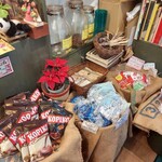 コーヒータイム - 豆だけでなくお茶やキャンディー、ケーキなども販売