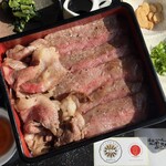 道頓堀 てっぱん豊島家 - 神戸牛とA5サーロイン食べ比べ重