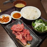 焼肉おくう - 数量限定メニュー「黒毛和牛切り落としランチ」