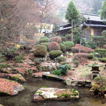 1階ロビーから見た中庭