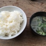 洋食の朝日 - 御飯と味噌汁