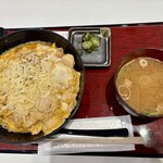 炙屋十兵衛 - 料理写真:チーズ親子丼