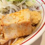 蒙古タンメン中本 - 5センチ角の巨豚なチャーシュー