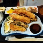 酒房八悟 - 日替わりミックスフライ定食