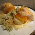 エクアトゥール - デセール1：生姜とカルダモンのアイスを詰めた金柑とローズマリーの砂、オレンジとグレープフルーツのクリーム