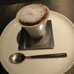 エクアトゥール - デセール2：軽すぎるスフレ・ショコラ、アーモンドクリーム入り