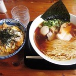 中華そば 麺や食堂 - お得なサービスランチDセット(味玉中華そば＋若鶏カツ丼)