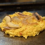 大正お好み屋 ままま - イカもエビも鮮度が光っとりますぅーーーー(ᗒᗨᗕ)
      ※ 他の方のミックスまぜ焼き