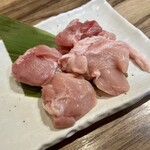 板前焼肉 一光 - 鳥のもも肉(この日は丹波朝霧鳥でした)