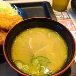 松のや - 具が沈んでますが、具沢山な豚汁