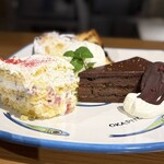ピッツェリア トラットリア ダ オカピート - 苺のショートケーキ ザッハトルテ パネットーネ