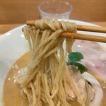 あさとみつ - 麺は背脂醤油と同じようだ