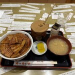 ぶた丼のとん田 - バラぶた丼(バラ12枚・味噌汁付き) ライス大盛(+150g)