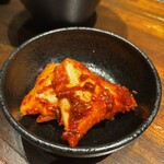 炭火焼ホルモン ぐう 新宿 - 浅漬けキムチハーフ340円