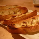 プラチナビーフ - ☆ガーリックトースト的なのを作って頂きました☆