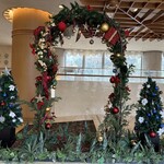 ガーデニア(ホテルマイステイズプレミア成田) - 入り口付近　季節で変わるのが楽しみ！